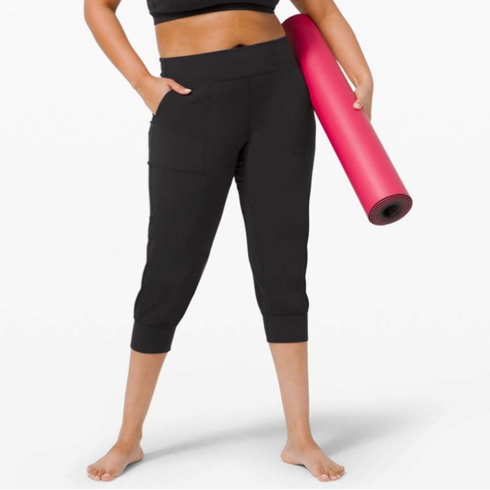 lululemon athletica Black Cropped Women's Jogger Pants